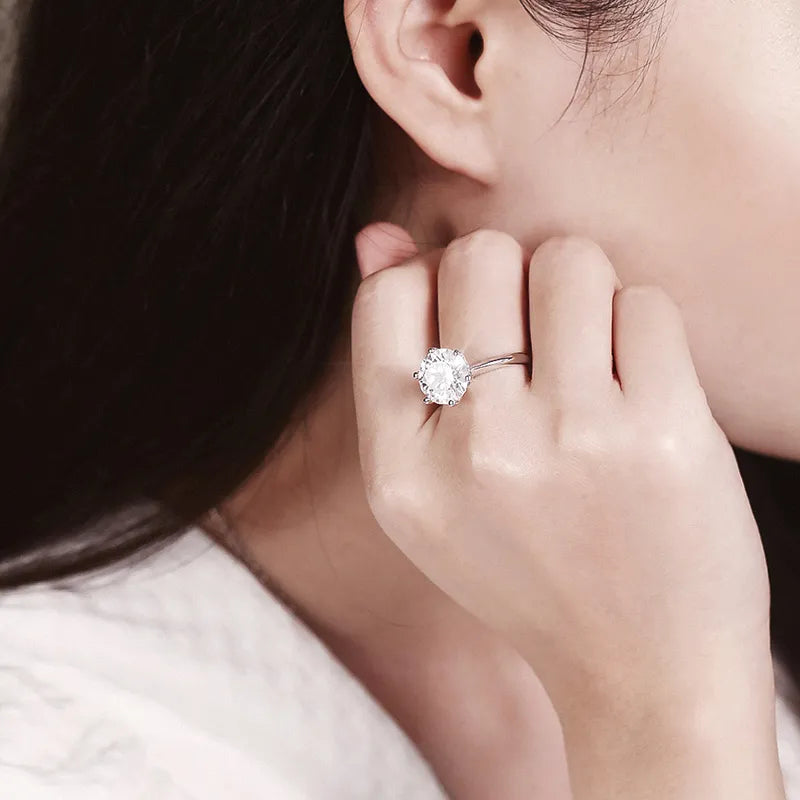 ASTORIA – GRA Moissanite Ring