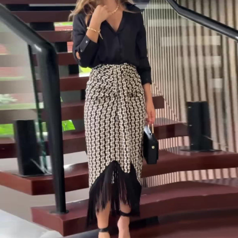 Elegant Black Long-Sleeve Maxi Dress