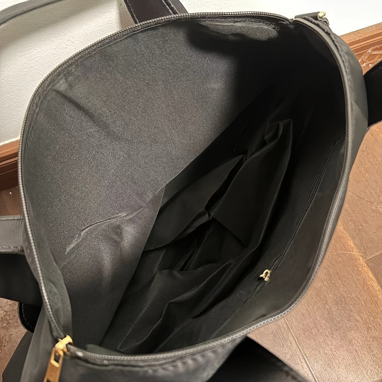 Black Cat-Inspired Crossbody and Handbag with Zipper Closure