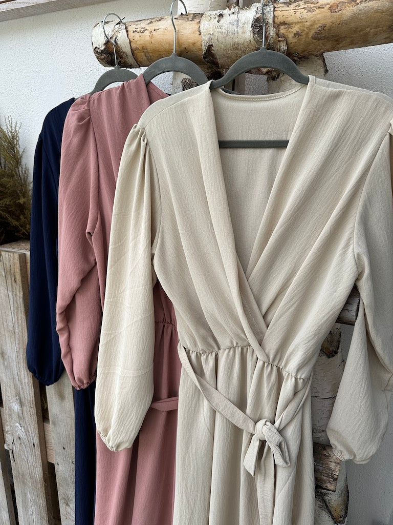 Elegant Long Dress with Tailored Belt