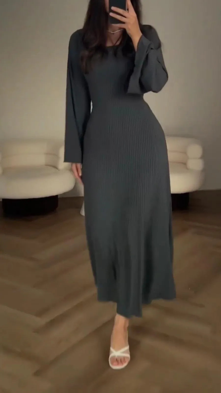 Chic Black Ribbed Long-Sleeve Maxi Dress