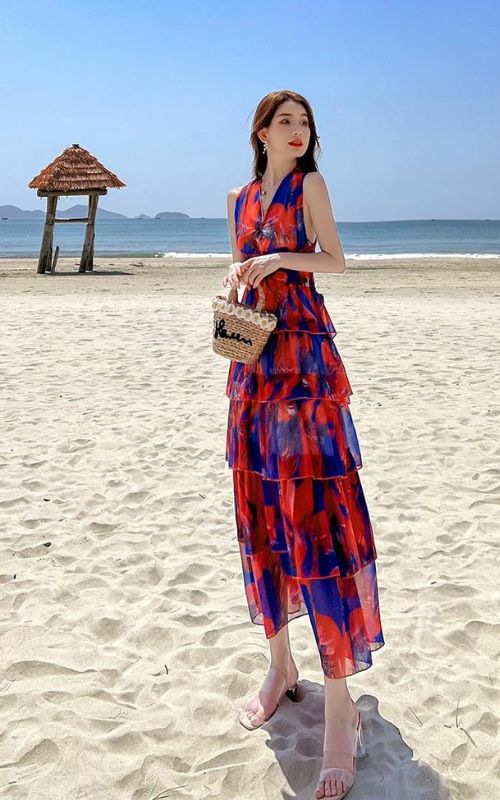 Elegant Long Lyric Dress: Comfort & Style