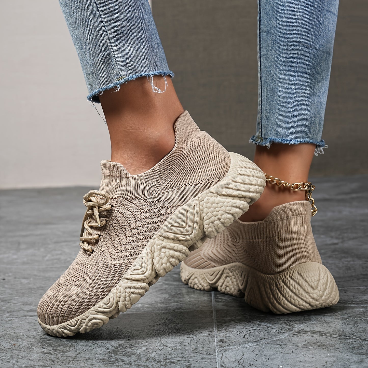 Women’s Lightweight Knitted Sneakers for Casual Outdoor Wear