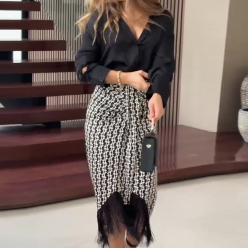 Elegant Black Long-Sleeve Maxi Dress