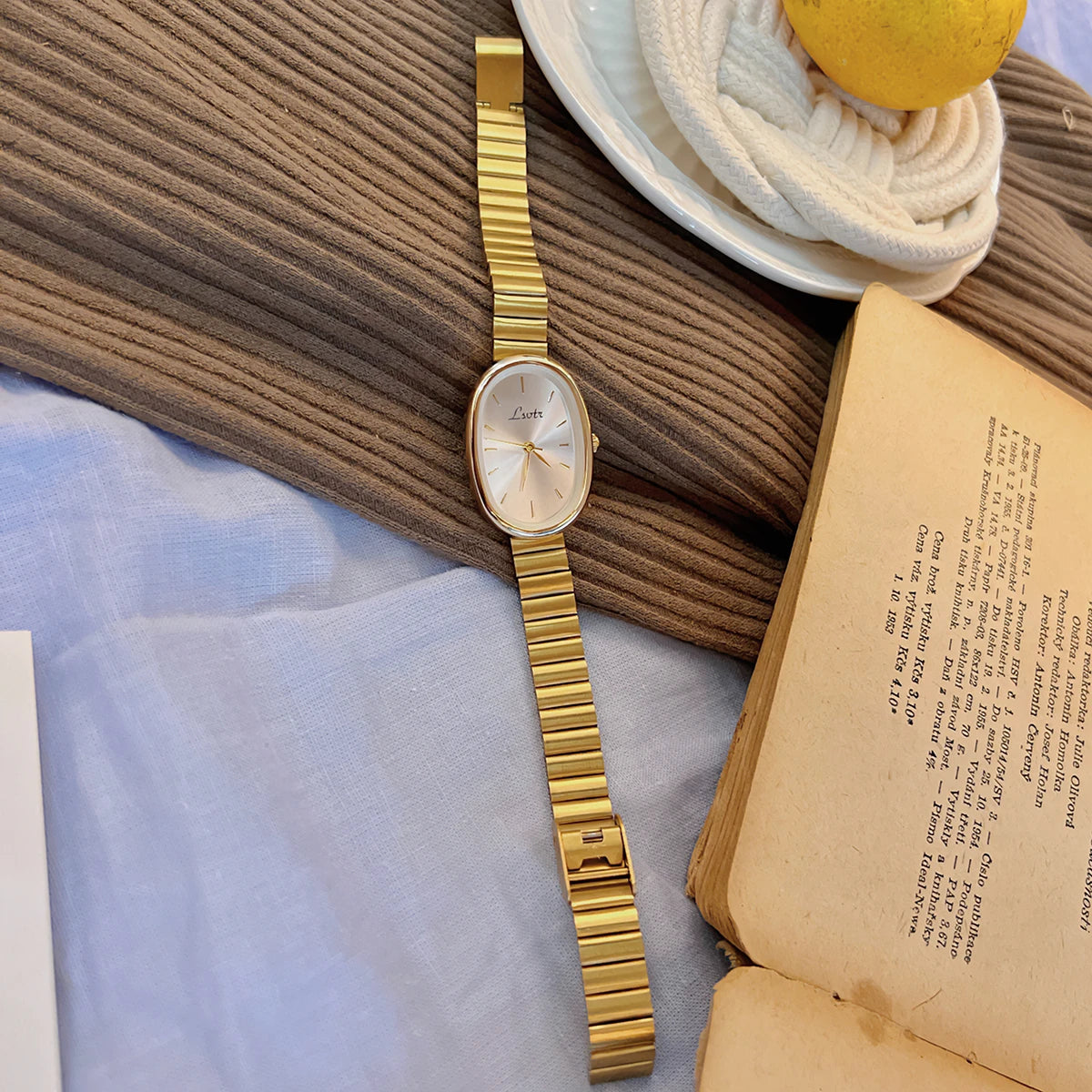 Vintage Gold Watch with Classic Bracelet