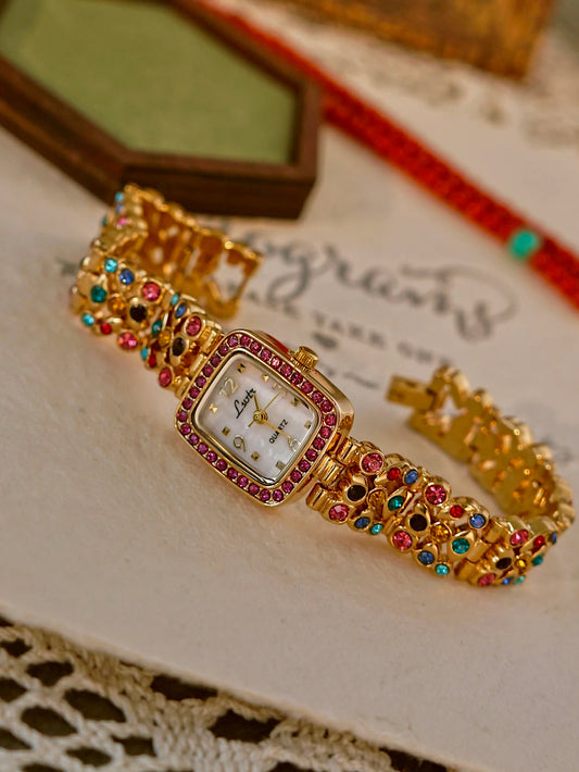 VIVIENNE - Luxury Gold Quartz Vintage Watch