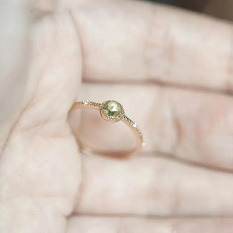 VERDANT GLOW – Peridot Beauty Ring