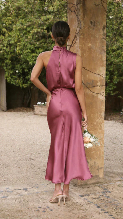 Luxurious Shiny Maxi Dress for Elegance