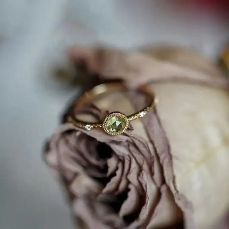 VERDANT GLOW – Peridot Beauty Ring