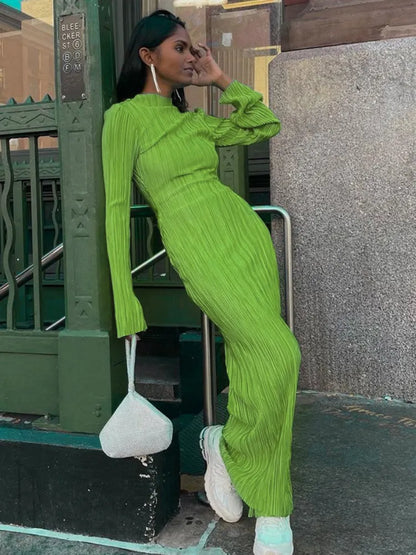 Elegant Long Dress with Flowing Sleeves