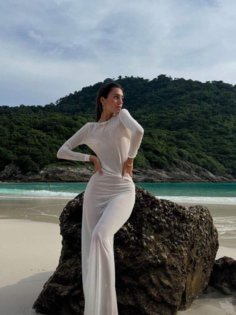 Elegant White Maxi Dress with Long Sleeves