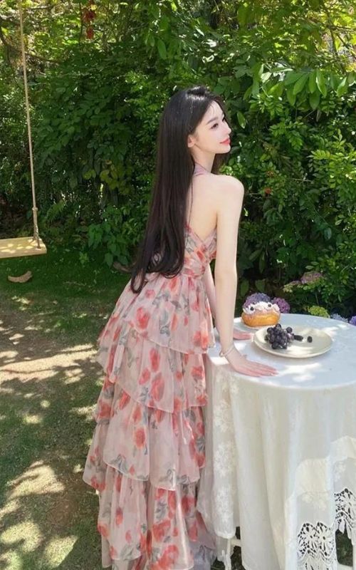 Elegant Long Lyric Dress: Comfort & Style