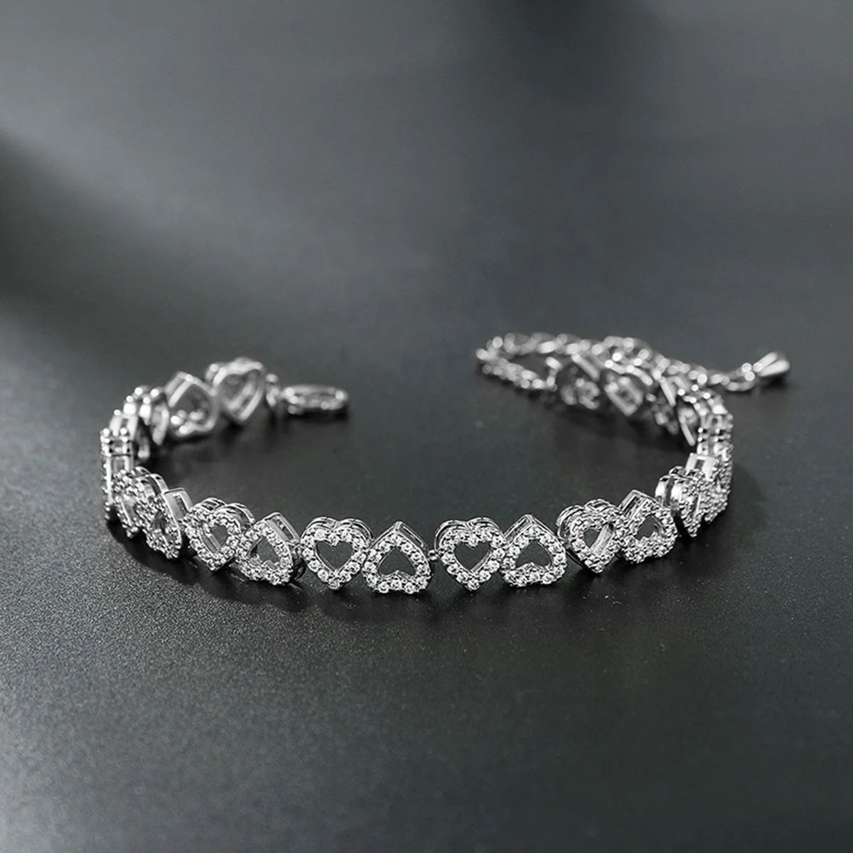 Zircon Spark Hollow Heart Bracelet