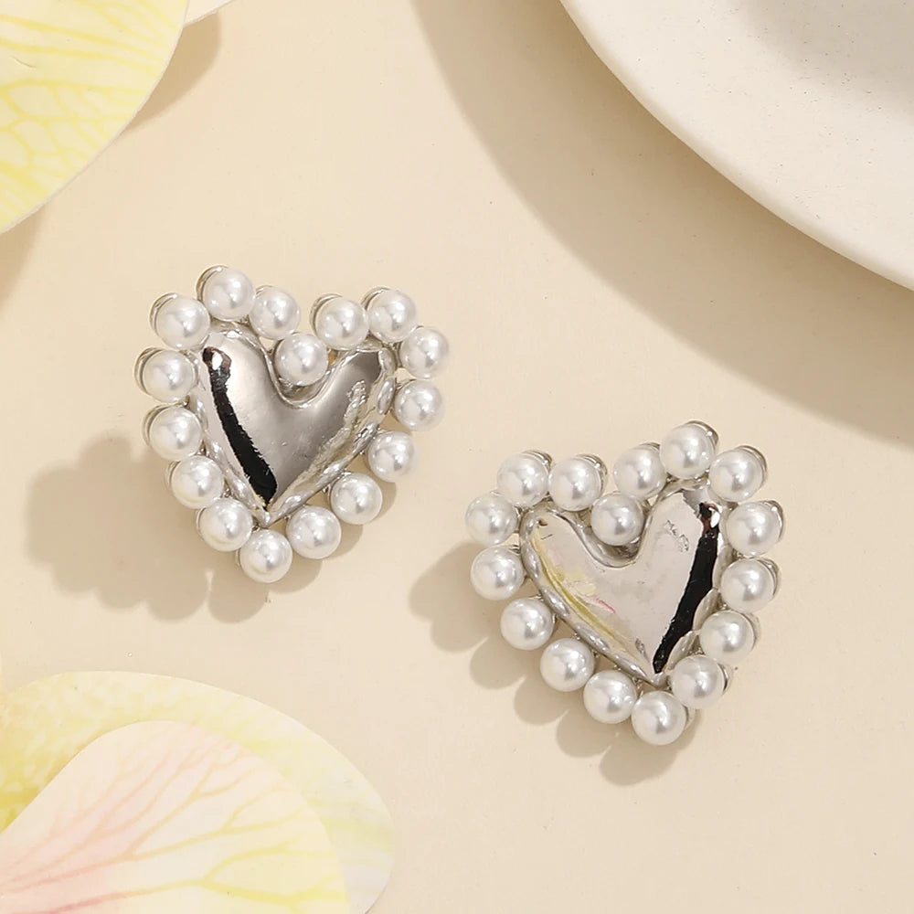 18K Gold Pearl Heart Earrings