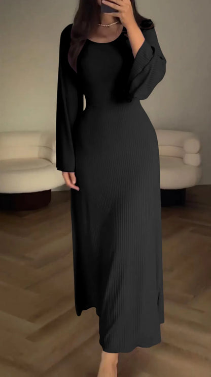 Chic Black Ribbed Long-Sleeve Maxi Dress