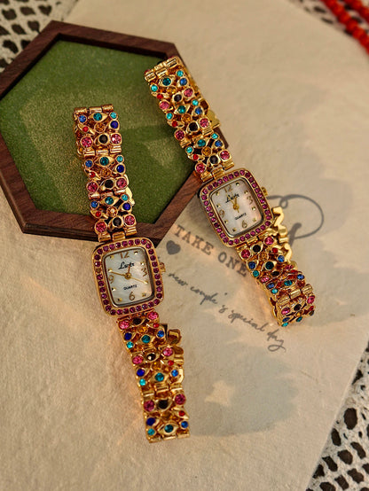 VIVIENNE - Luxury Gold Quartz Vintage Watch