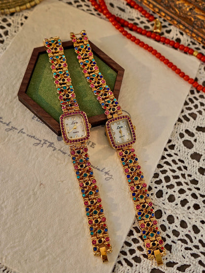 VIVIENNE - Luxury Gold Quartz Vintage Watch