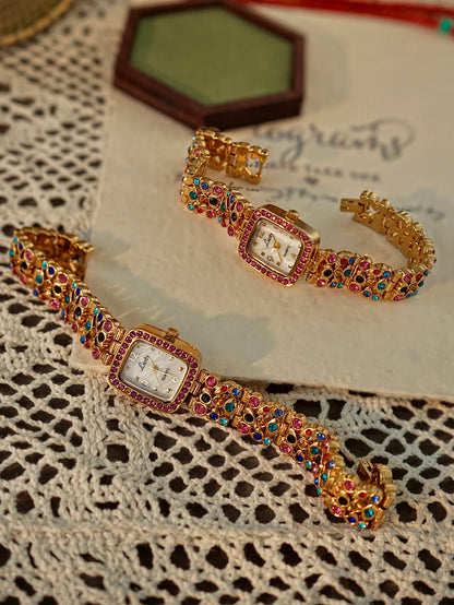 VIVIENNE - Luxury Gold Quartz Vintage Watch