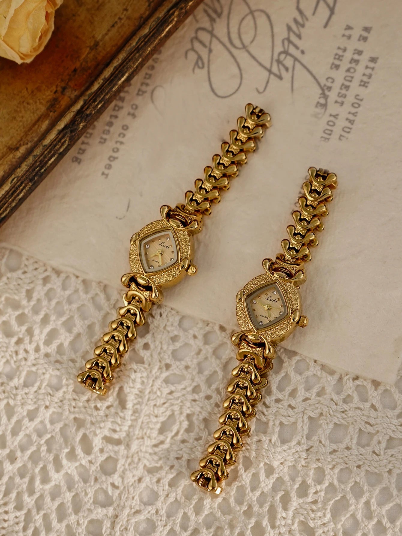 ISABELLA - Vintage Gold Bracelet Watch