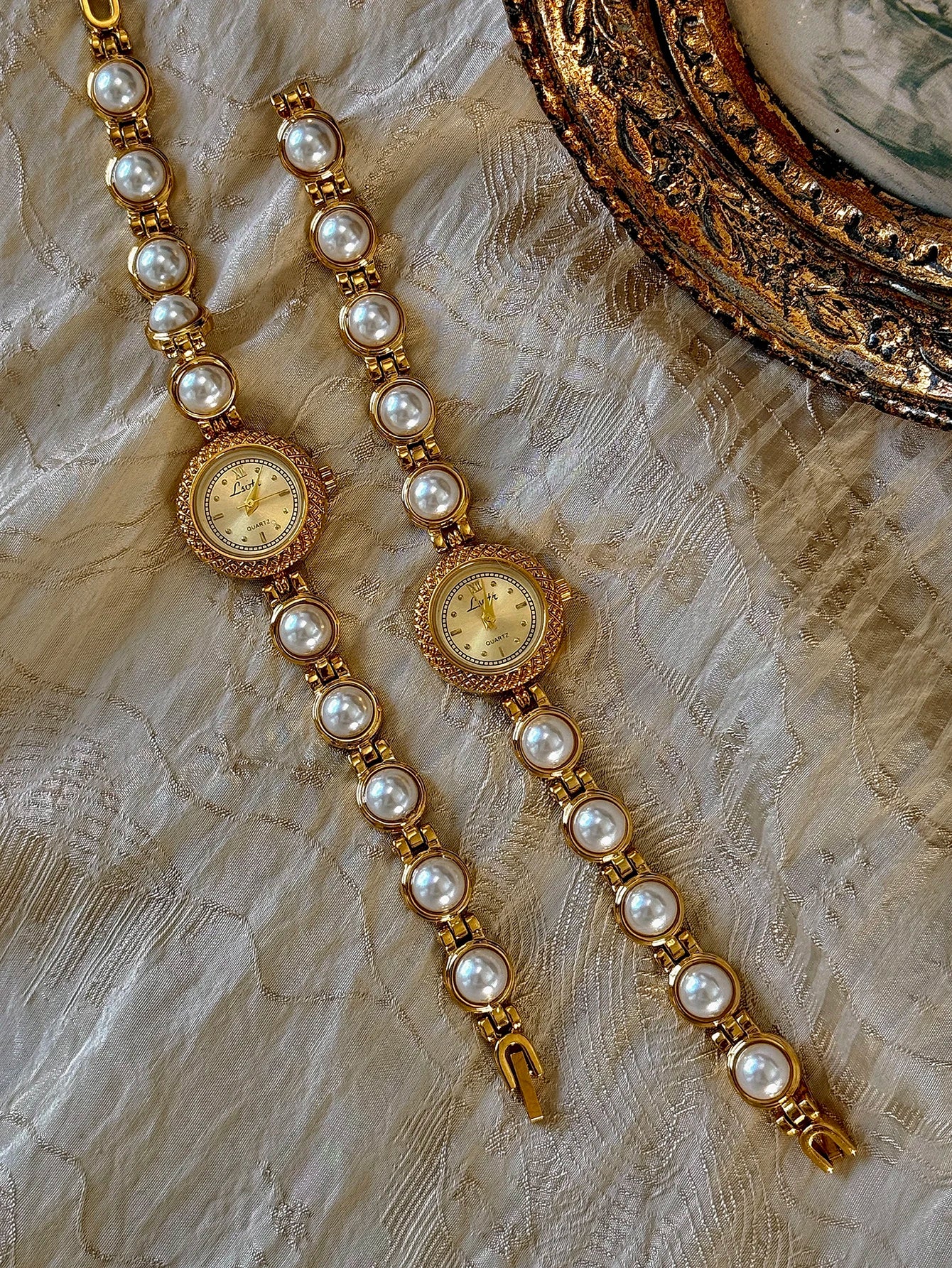 ELEANOR - Gold & Pearl Bracelet Vintage Watch
